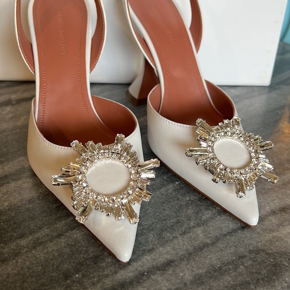 BNIB Amina Muaddi begum slingback in white leather. - Picture 3 of 9